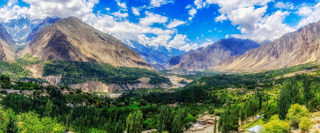 Hunza Valley in Gilgit Baltistan – One of the Best Places to Visit