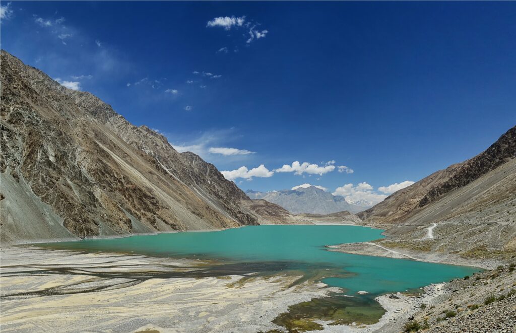 Satpara Lake in Gilgit Baltistan – Best places to visit for scenic views.